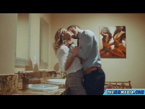 ❤️ Калі грудастая бландынка спакушае цябе ў грамадскім туалете ️❌ Чербанне у нас be.com-fullporner.ru ️❤
